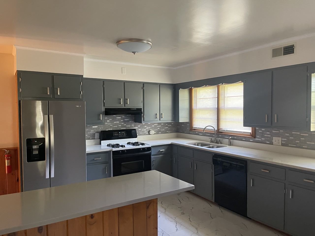 3860 Shattalon Dr - Photo 4 of 20