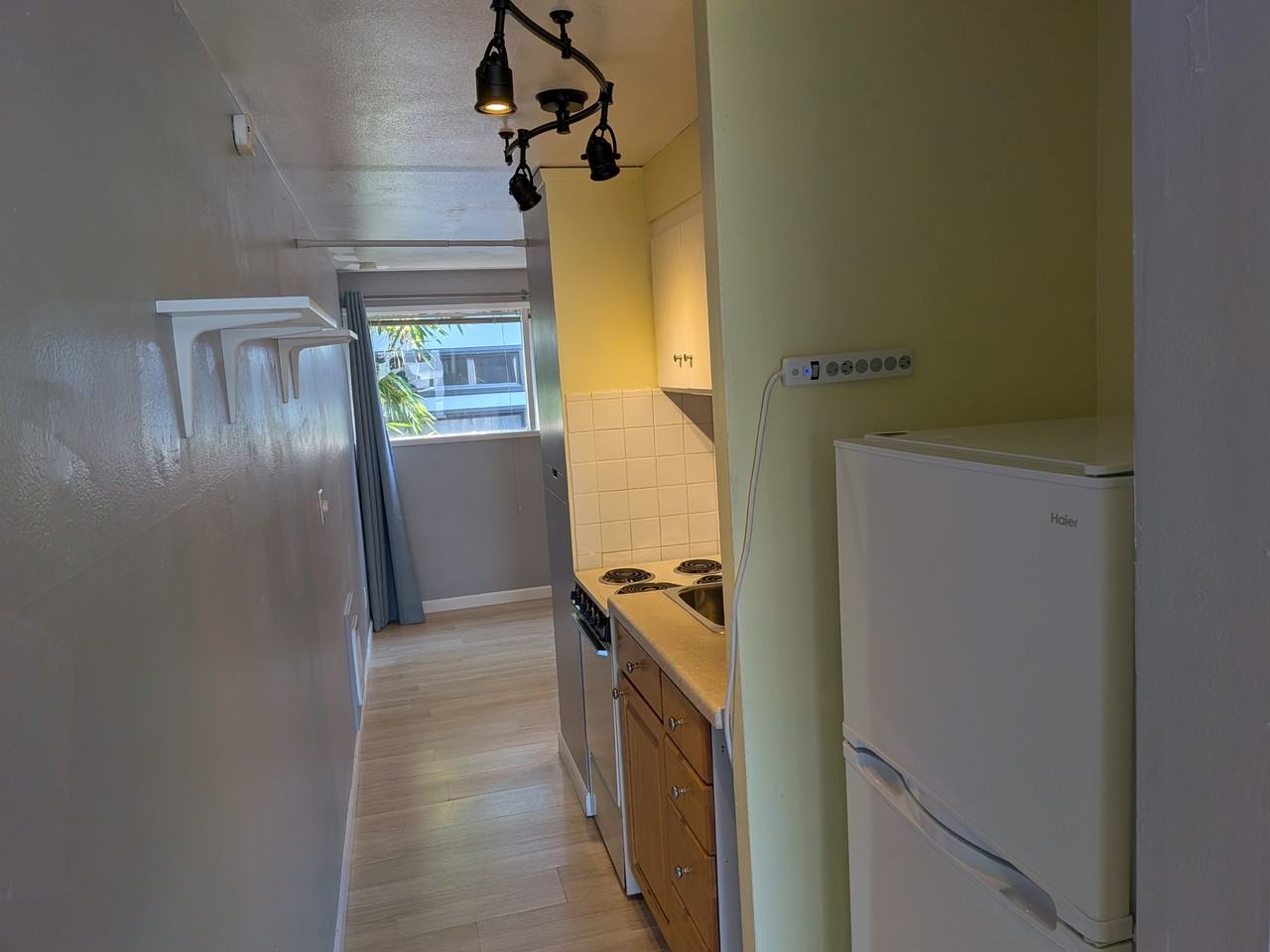 3530 Wallingford Ave N #4 - Photo 3 of 15