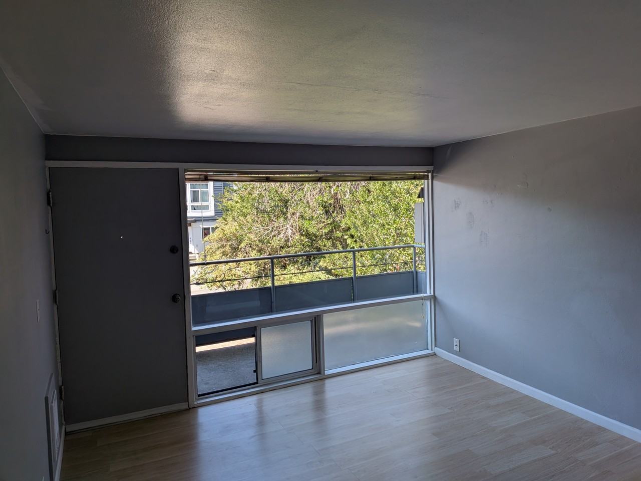 3530 Wallingford Ave N #4 - Photo 4 of 15