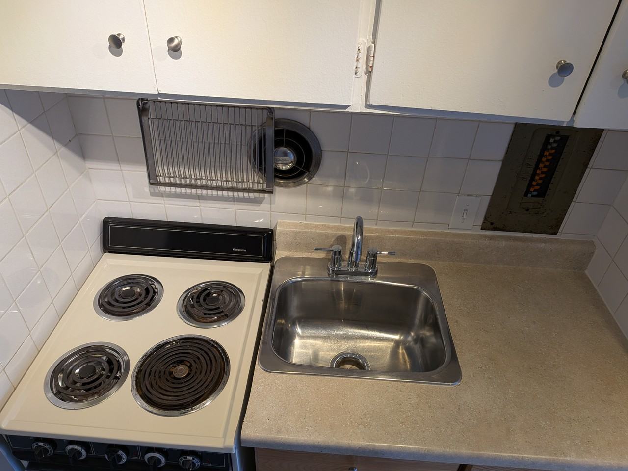 3530 Wallingford Ave N #4 - Photo 5 of 15