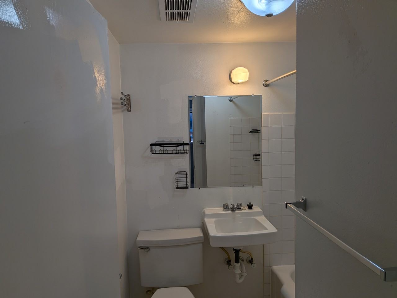 3530 Wallingford Ave N #4 - Photo 6 of 15