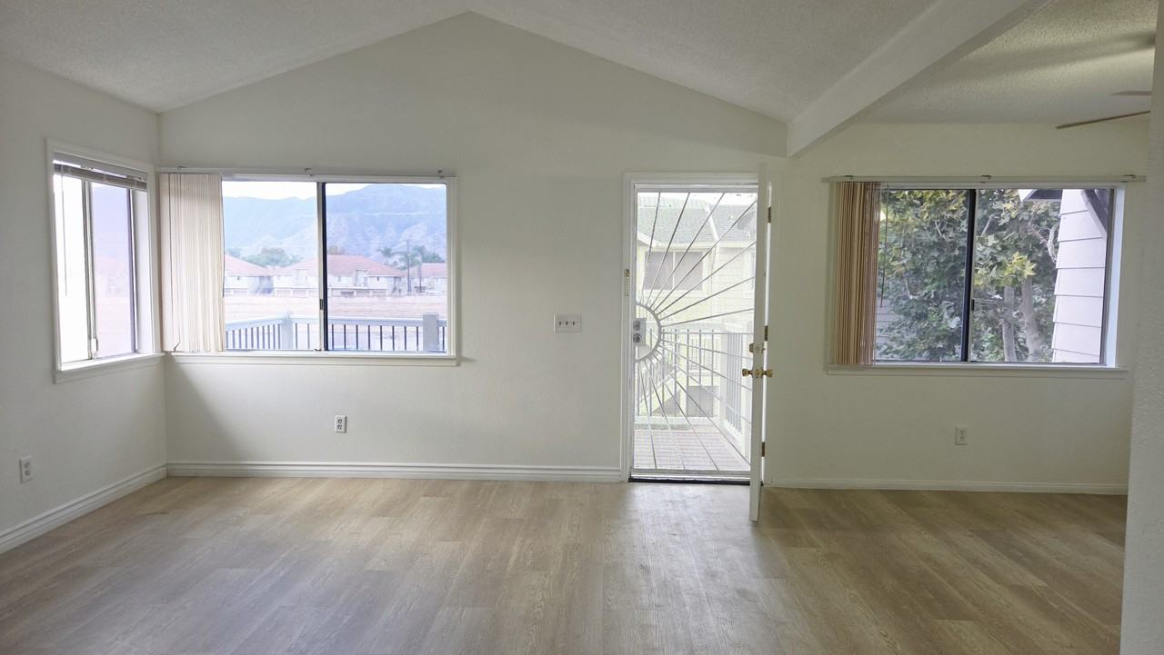 713 Walnut Dr #17 - Photo 2 of 9