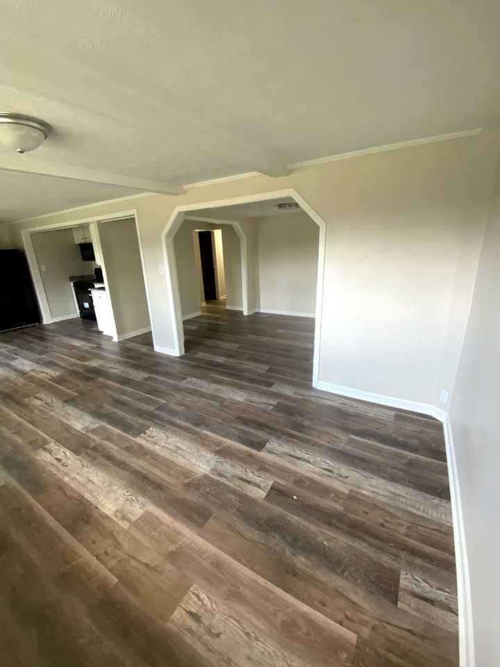 446 E Church St - Photo 2 of 11
