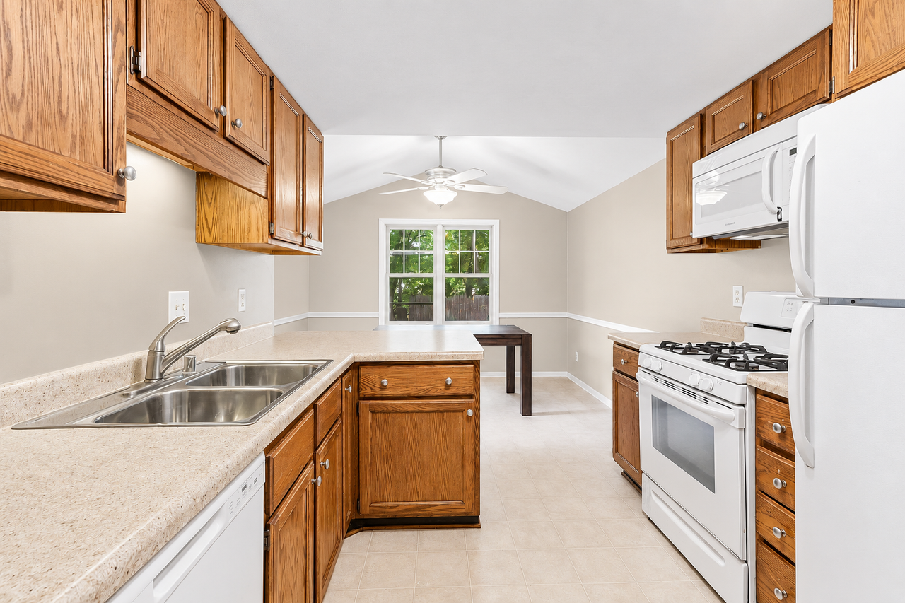 7113 South Ave - Photo 6 of 18