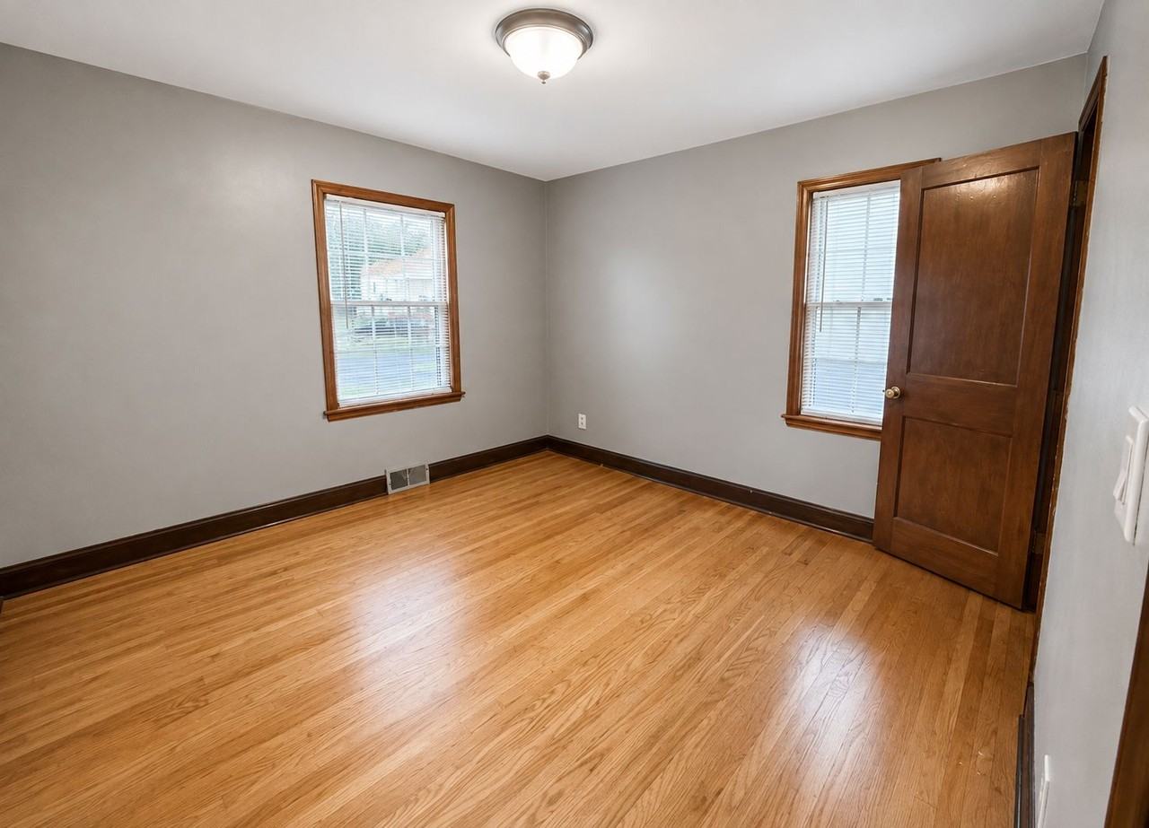 422 Creel Ave - Photo 2 of 17