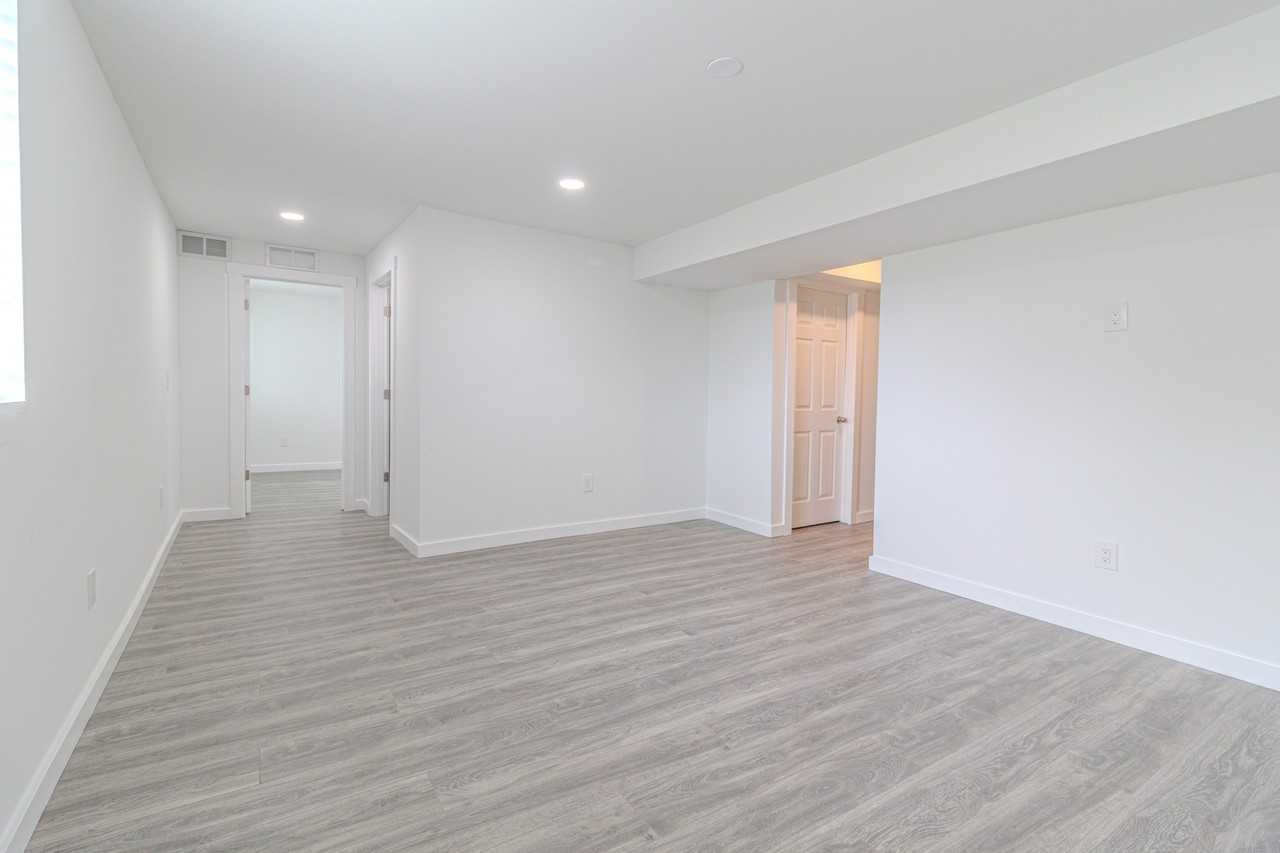 20193 Cornice St - Photo 2 of 2