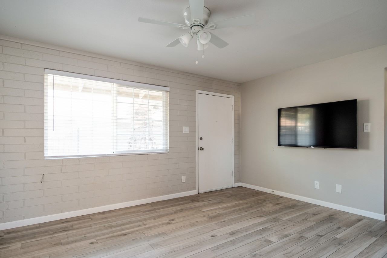 933 S Farmer Ave #945-1 - Photo 5 of 16