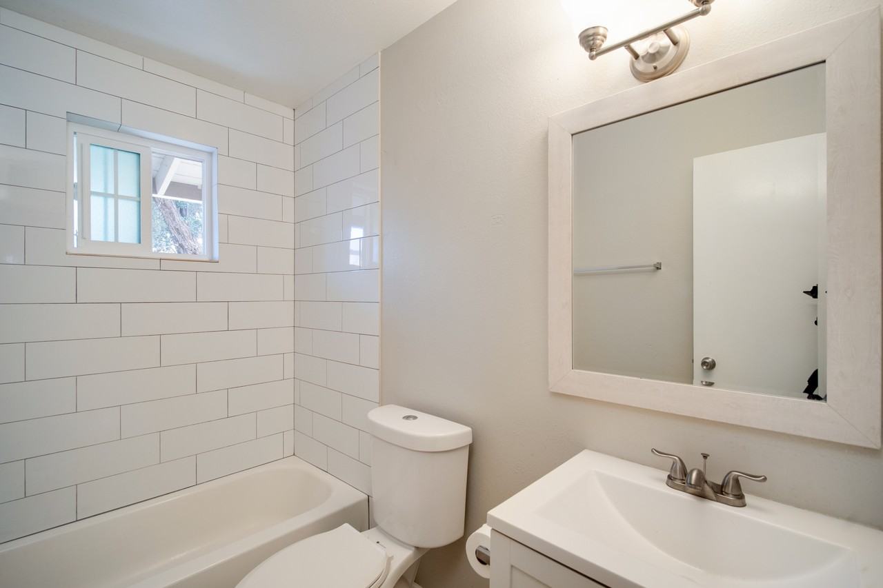 933 S Farmer Ave #945-1 - Photo 6 of 16