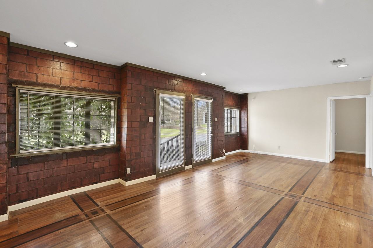 405 N Prairie Ave - Photo 2 of 26