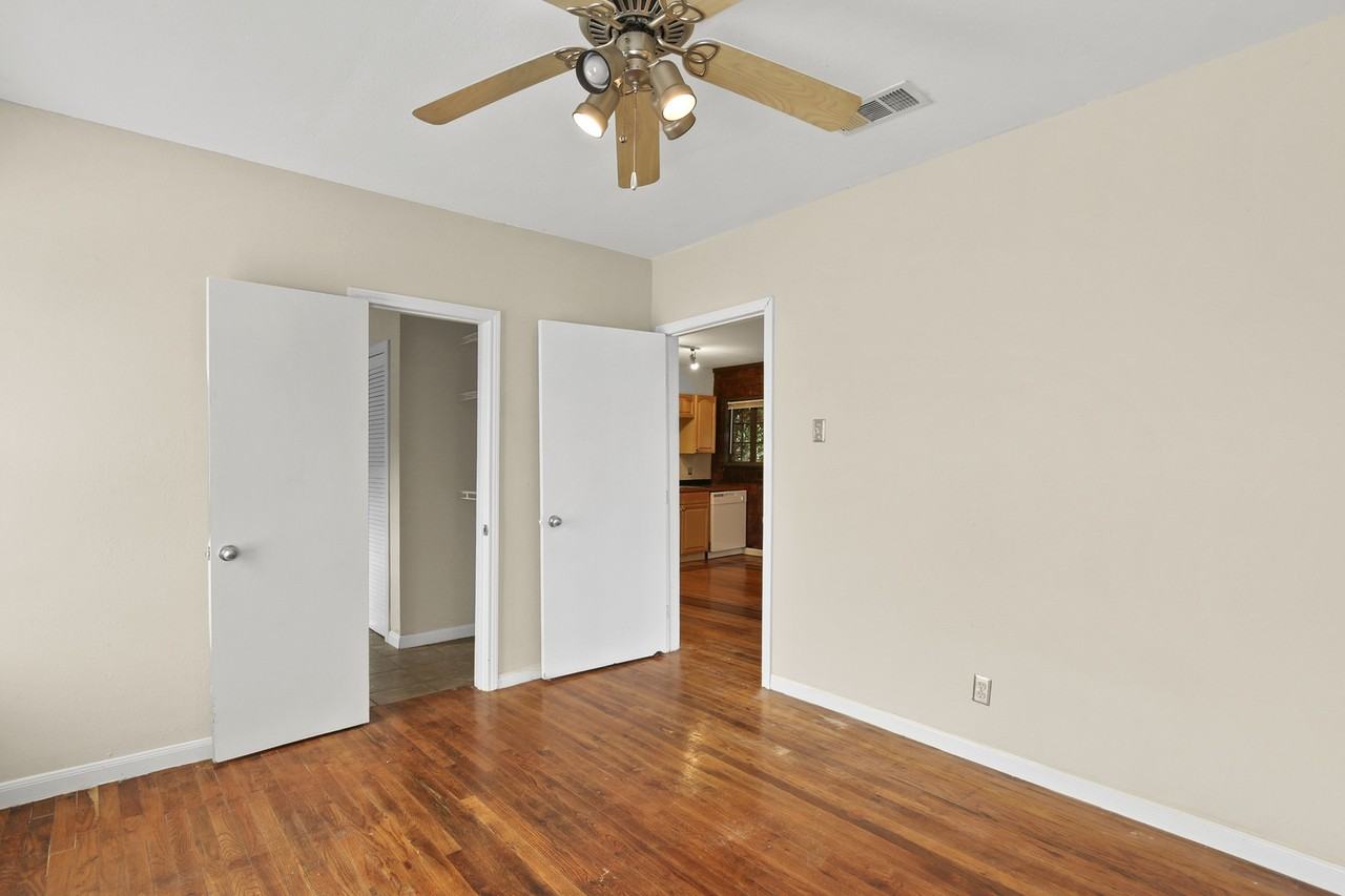 405 N Prairie Ave - Photo 3 of 26