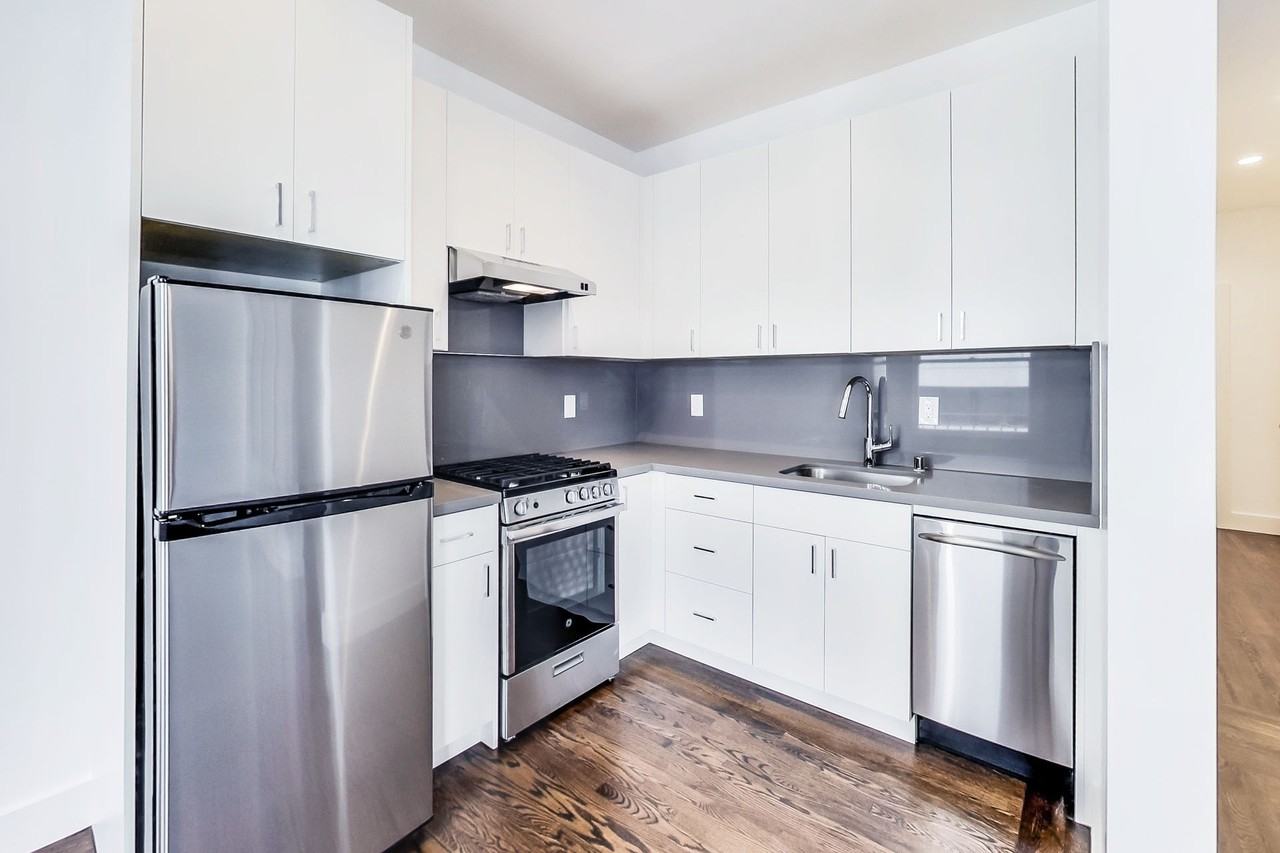 1405 Franklin - Photo 7 of 19