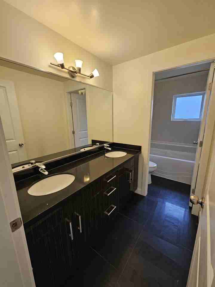 7688 Gladstone Street - Photo 7 of 8