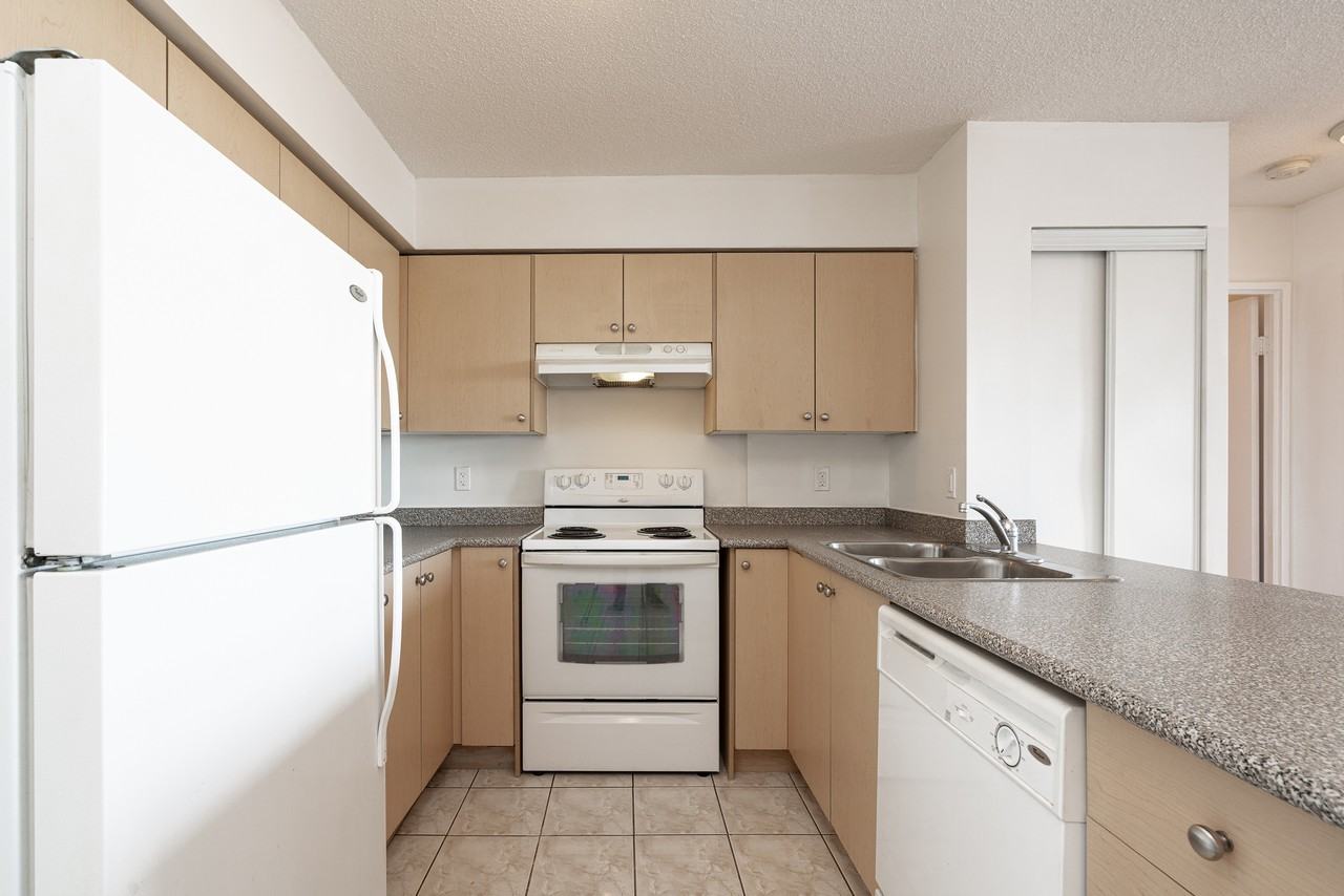 333 Sidney Belsey - Photo 3 of 46