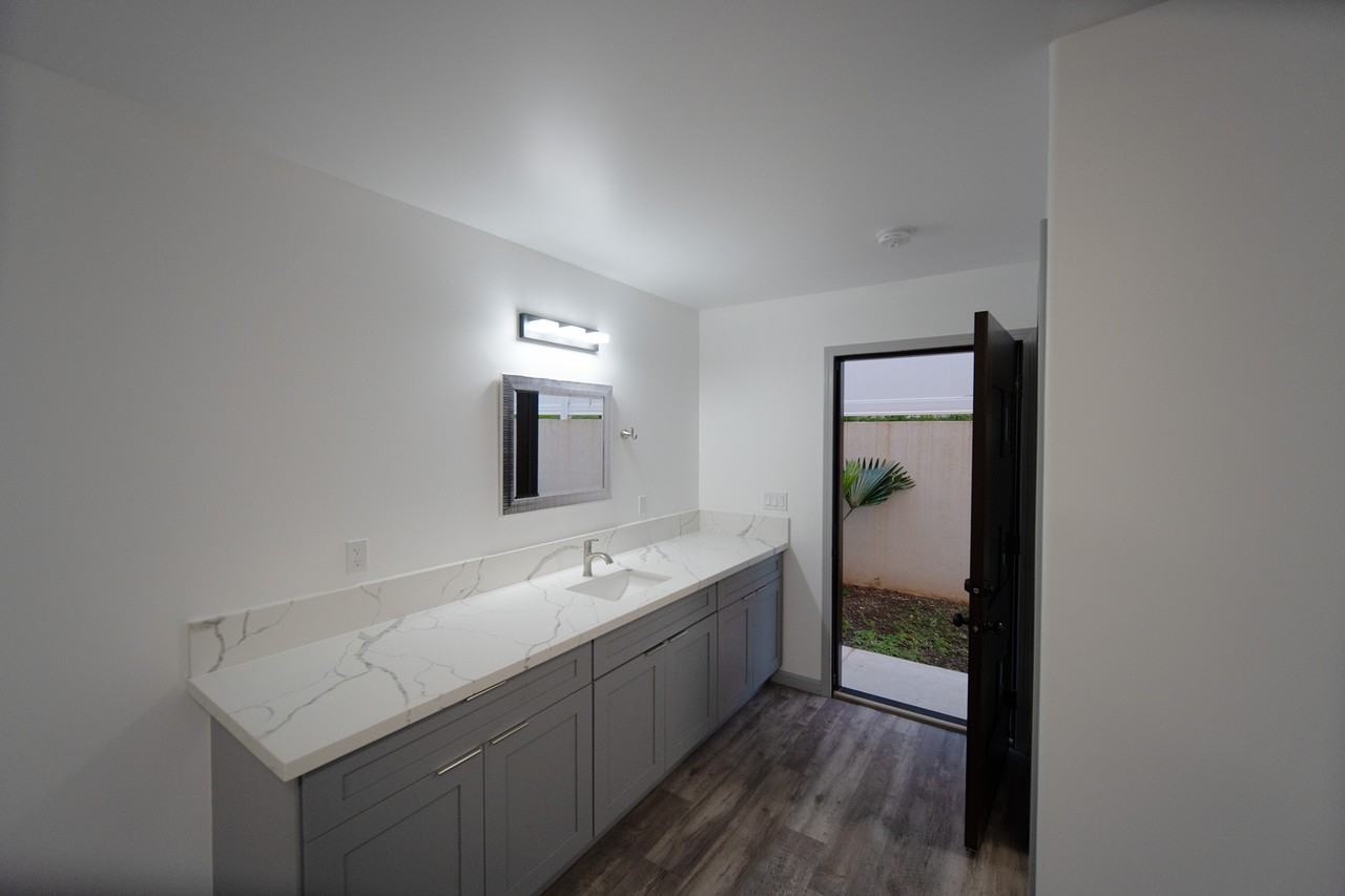 418 Halemaumau St - Photo 3 of 6