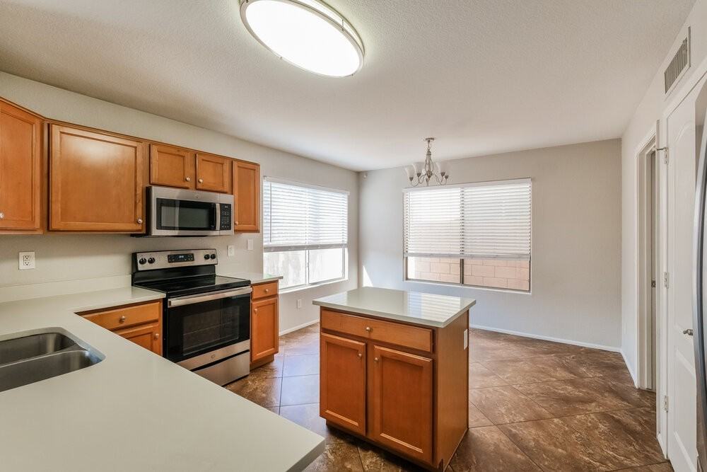 2437 W Running Deer Trl - Photo 7 of 17
