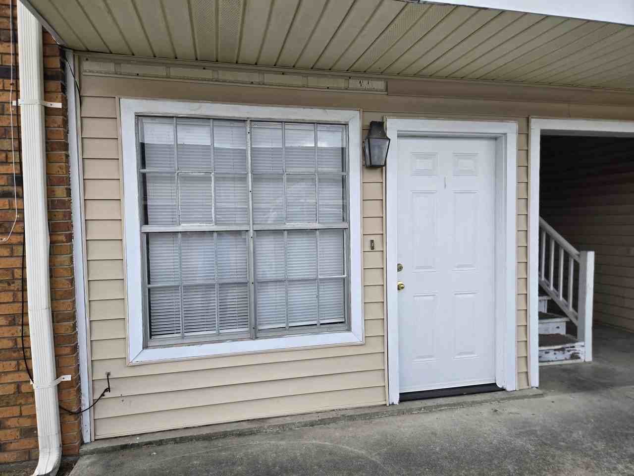 100 Melrose Dr #1 - Photo 2 of 9