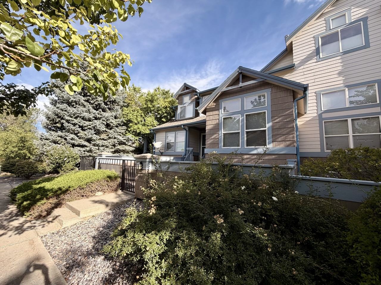 111 Rowena Pl #1 - Photo 3 of 45