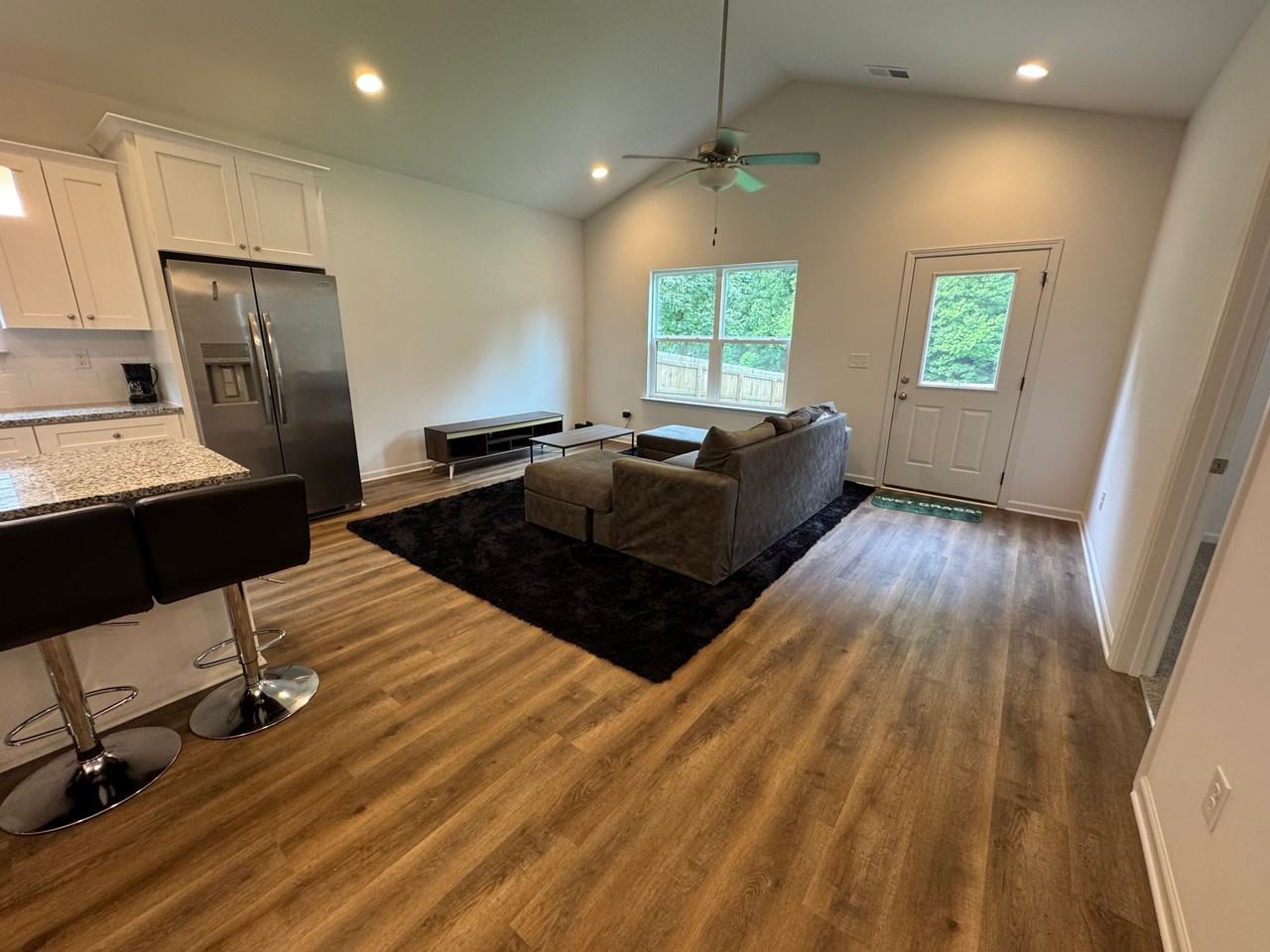 3905 Oakwood Rd - Photo 6 of 22
