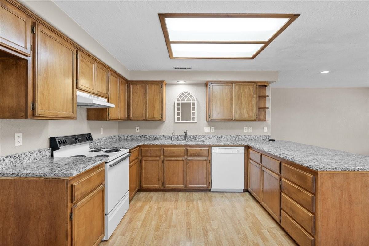 1808 Sarah Way #1 - Photo 5 of 23