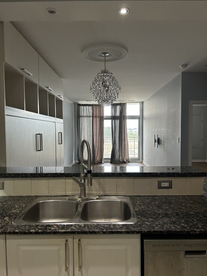 1 Leaside Park Drive #505 - Photo 4 of 16