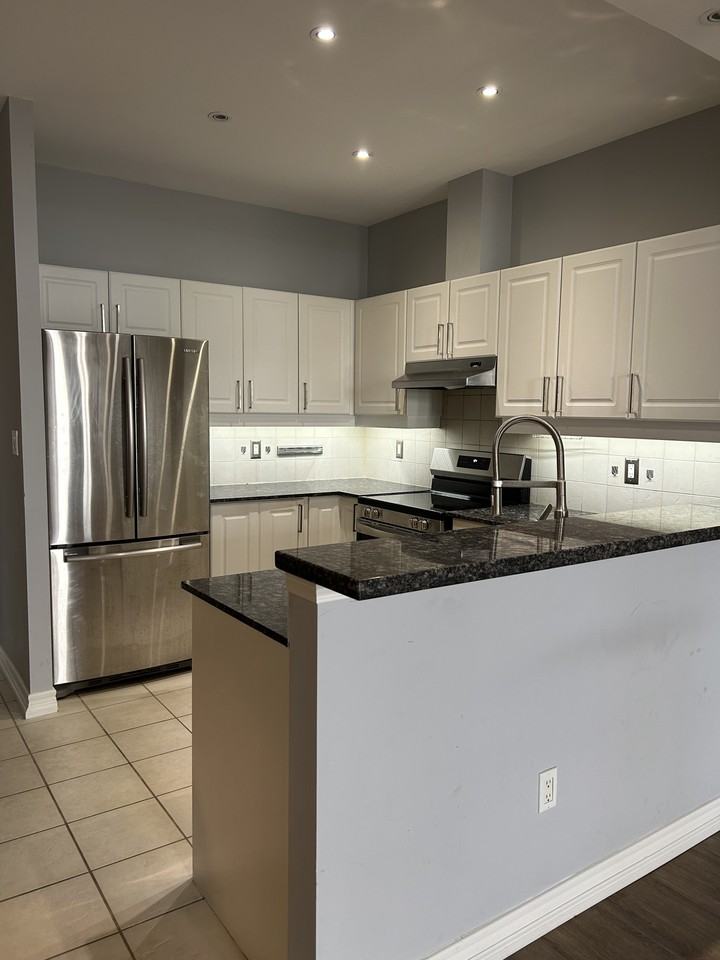 1 Leaside Park Drive #505 - Photo 5 of 16