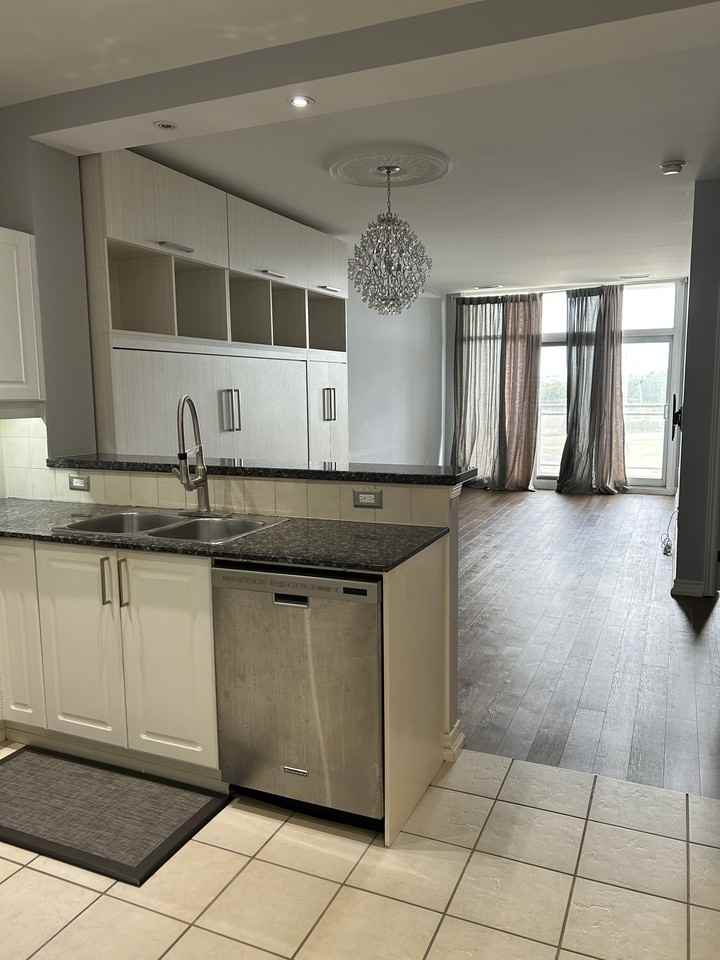 1 Leaside Park Drive #505 - Photo 3 of 16