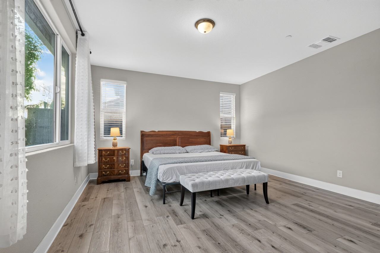 978 Day Lilly Dr #1 - Photo 3 of 11