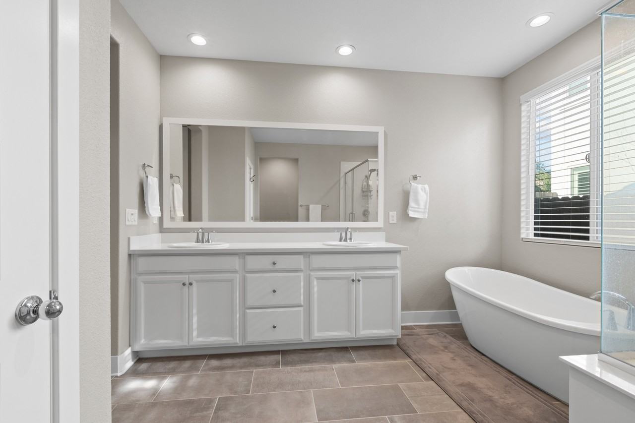 978 Day Lilly Dr #1 - Photo 4 of 11