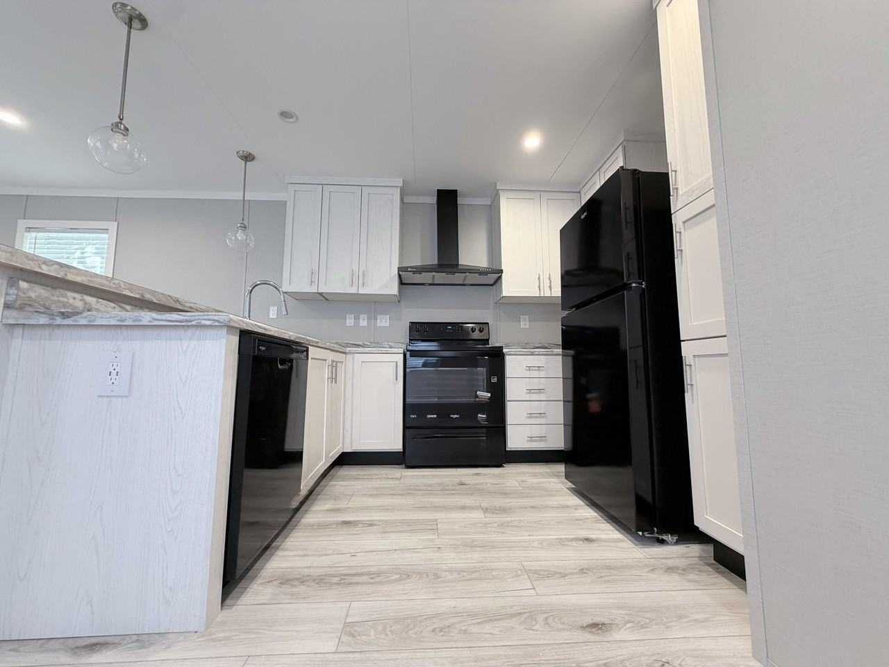 709 N Collins Fwy #92 - Photo 5 of 25