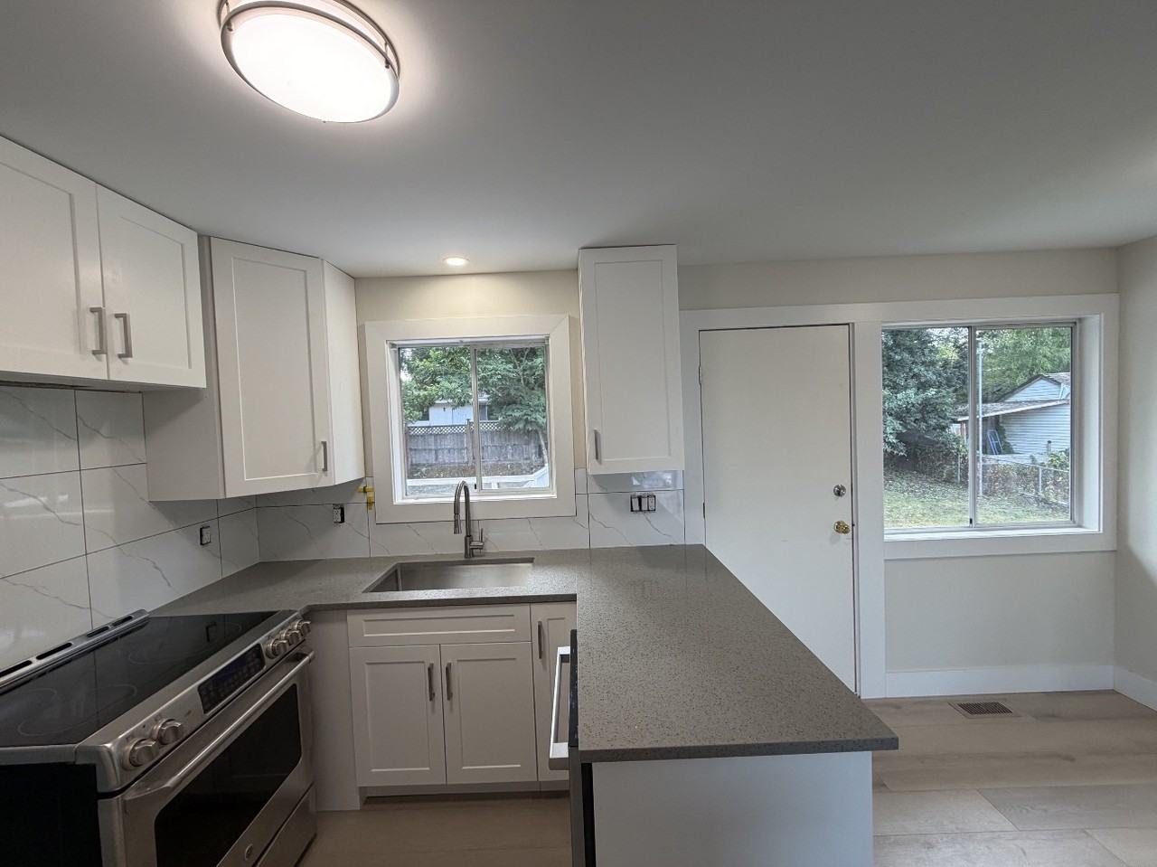 Emerson St & Geneva Ave - Photo 2 of 23