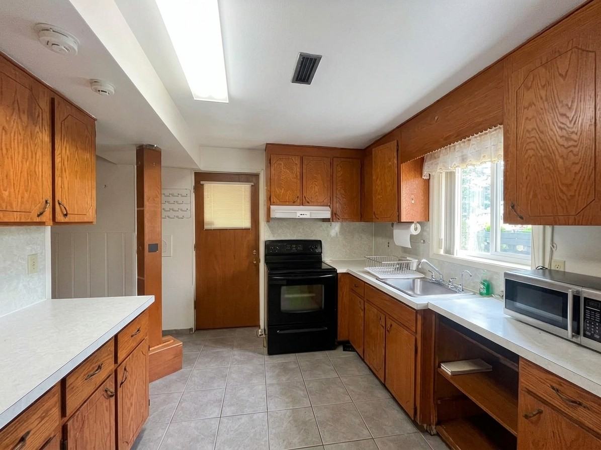 3270 Austrey Avenue - Photo 2 of 12