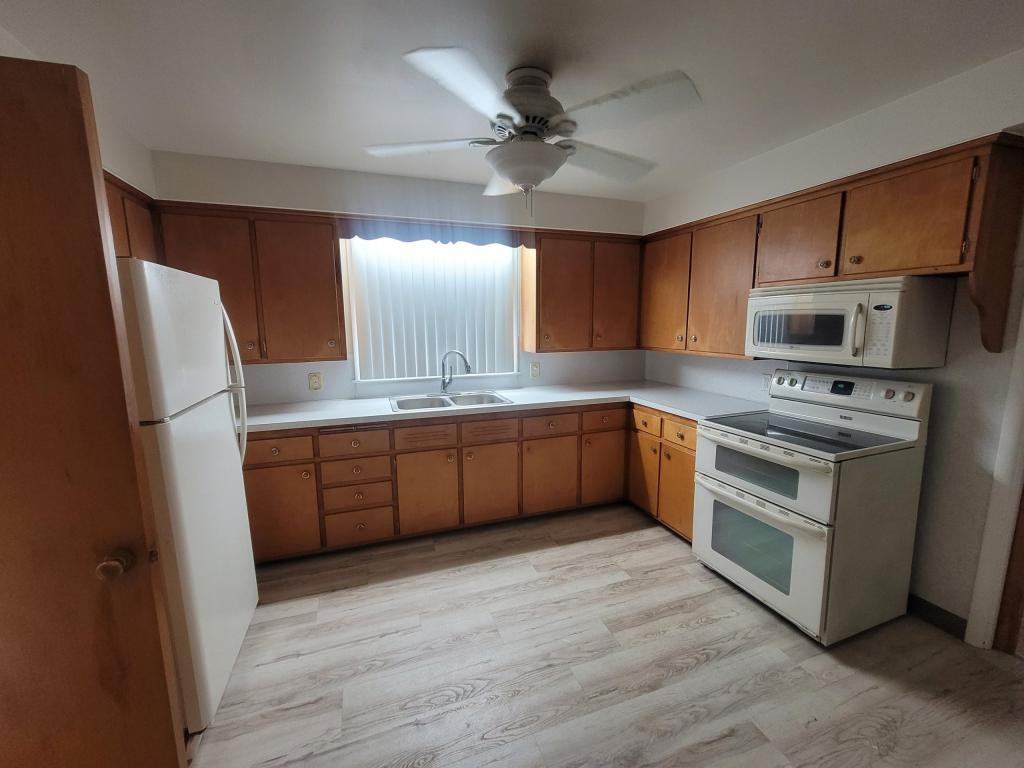 2232 Thistlewood Dr - Photo 2 of 21