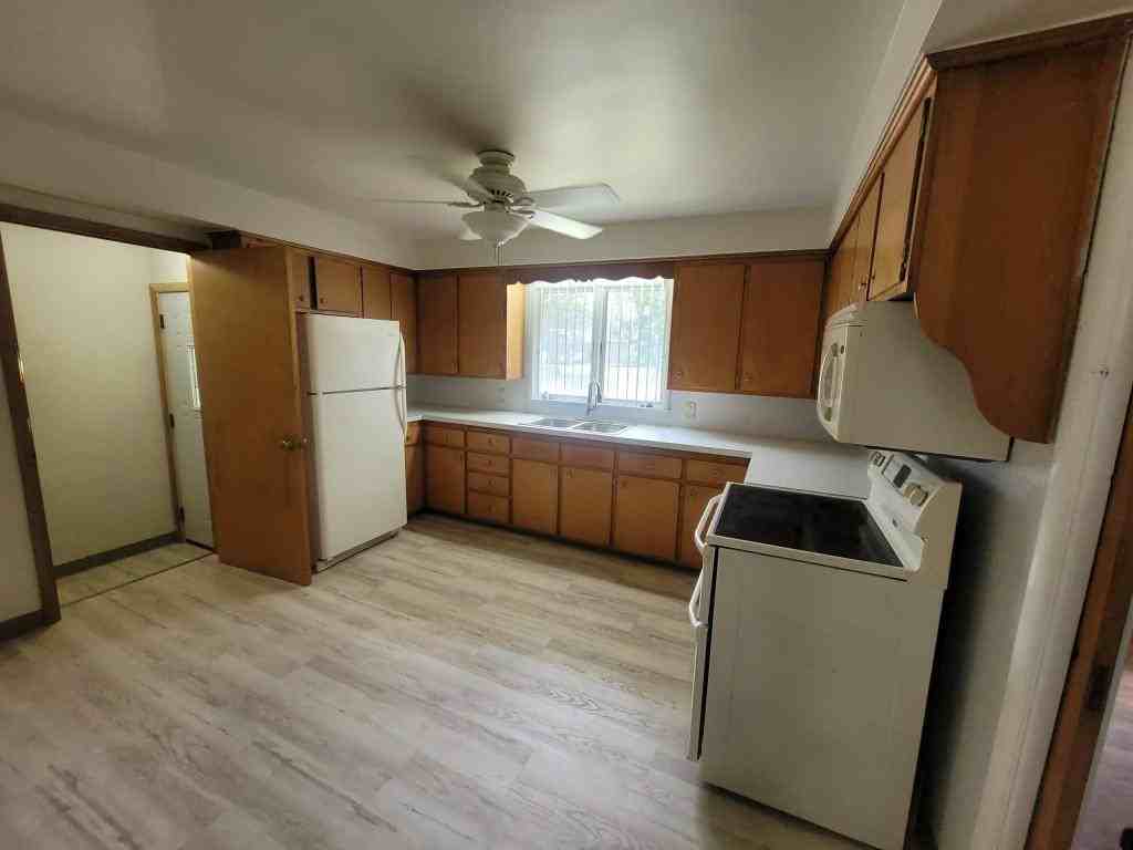 2232 Thistlewood Dr - Photo 7 of 21