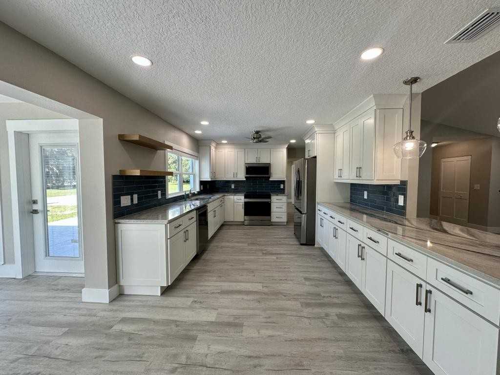 3911 Midway Rd - Photo 5 of 20