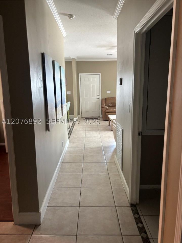 210 W W 2nd Ct #210 - Photo 2 of 3