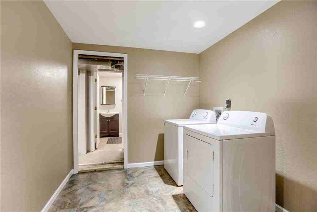 1118 Kiowa St - Photo 7 of 9