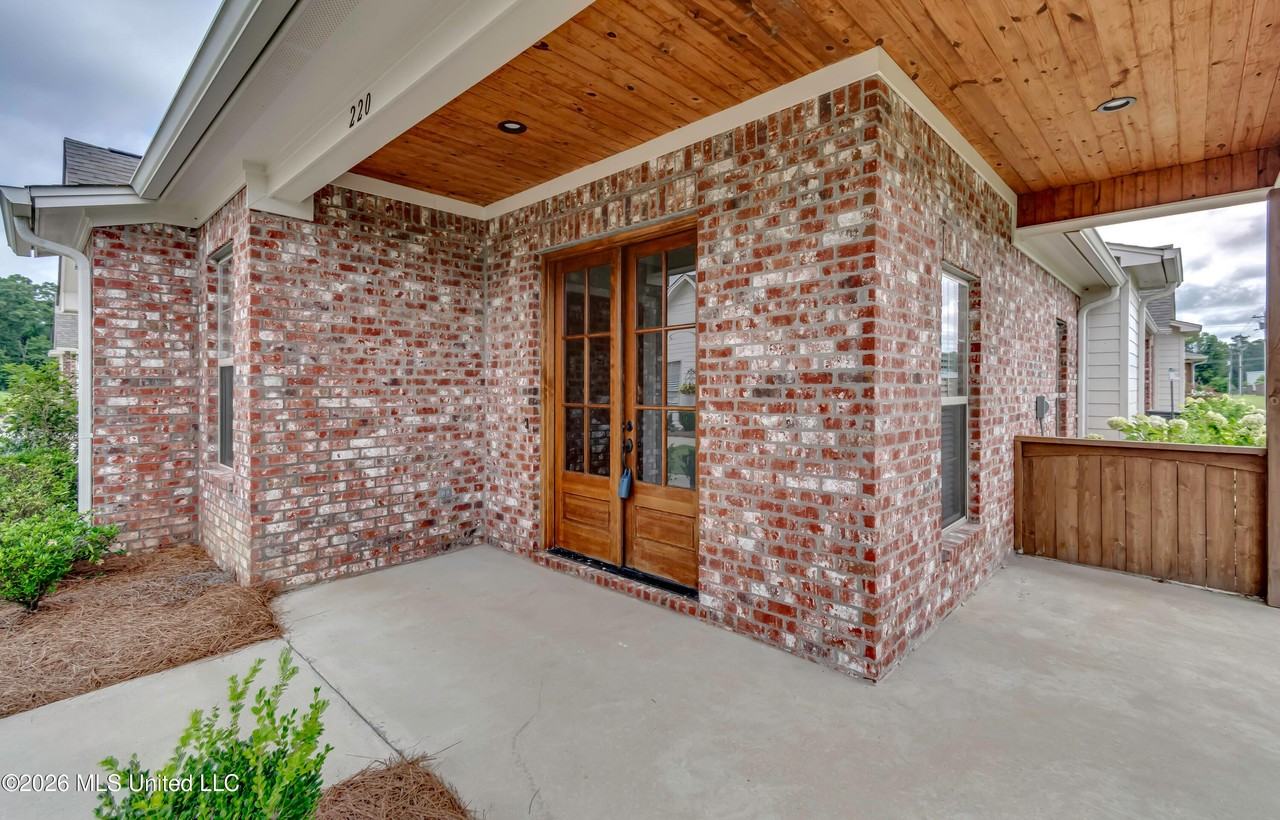 220 Freedom Ring Dr - Photo 3 of 50