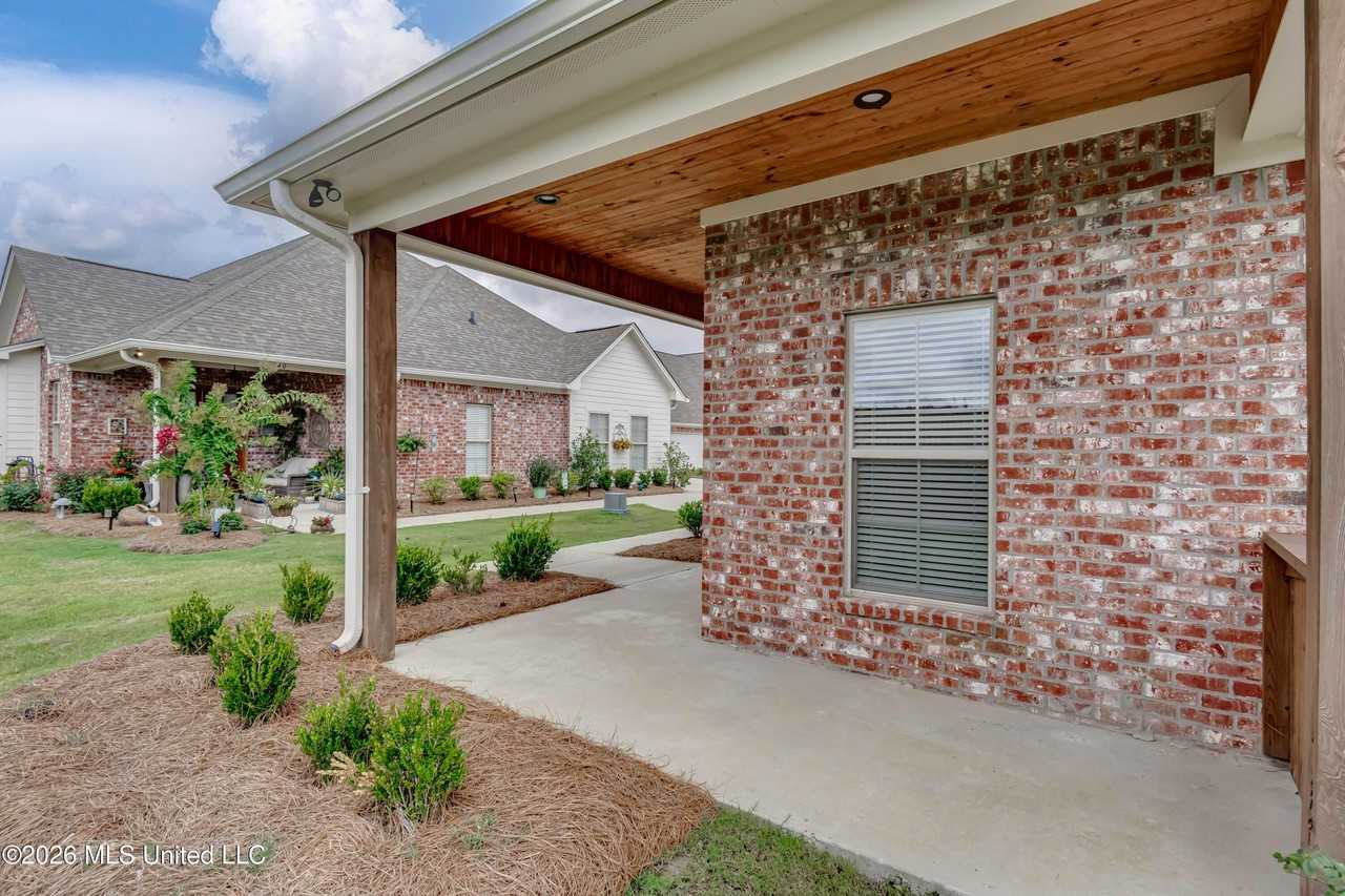 220 Freedom Ring Dr - Photo 4 of 50