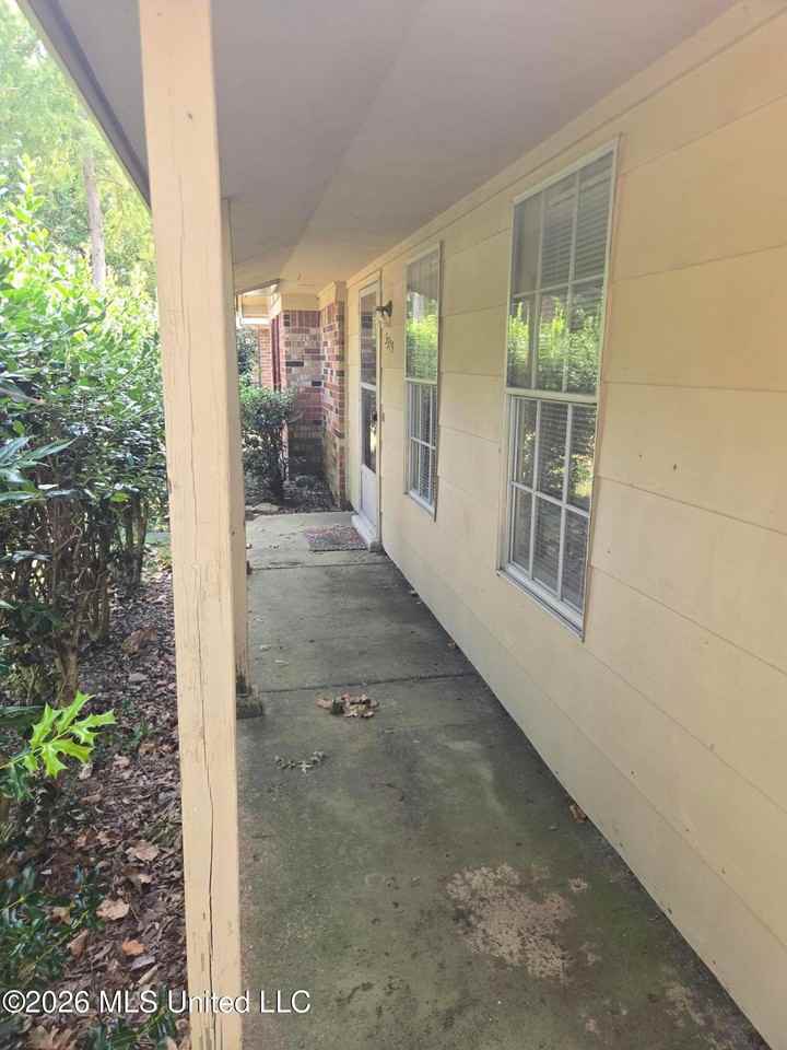 3375 Greenway Dr - Photo 2 of 20