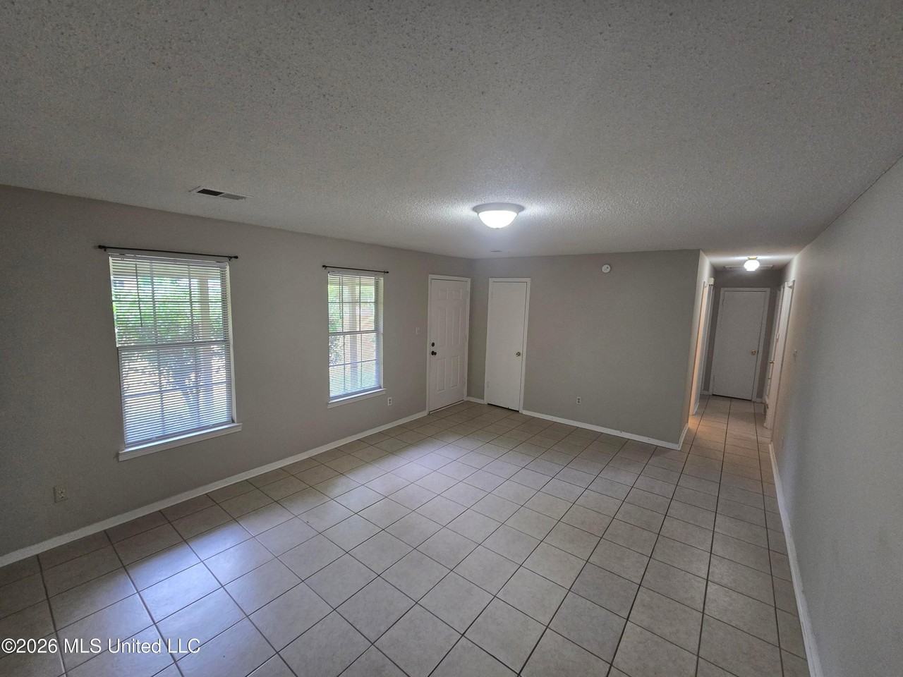 3375 Greenway Dr - Photo 3 of 20