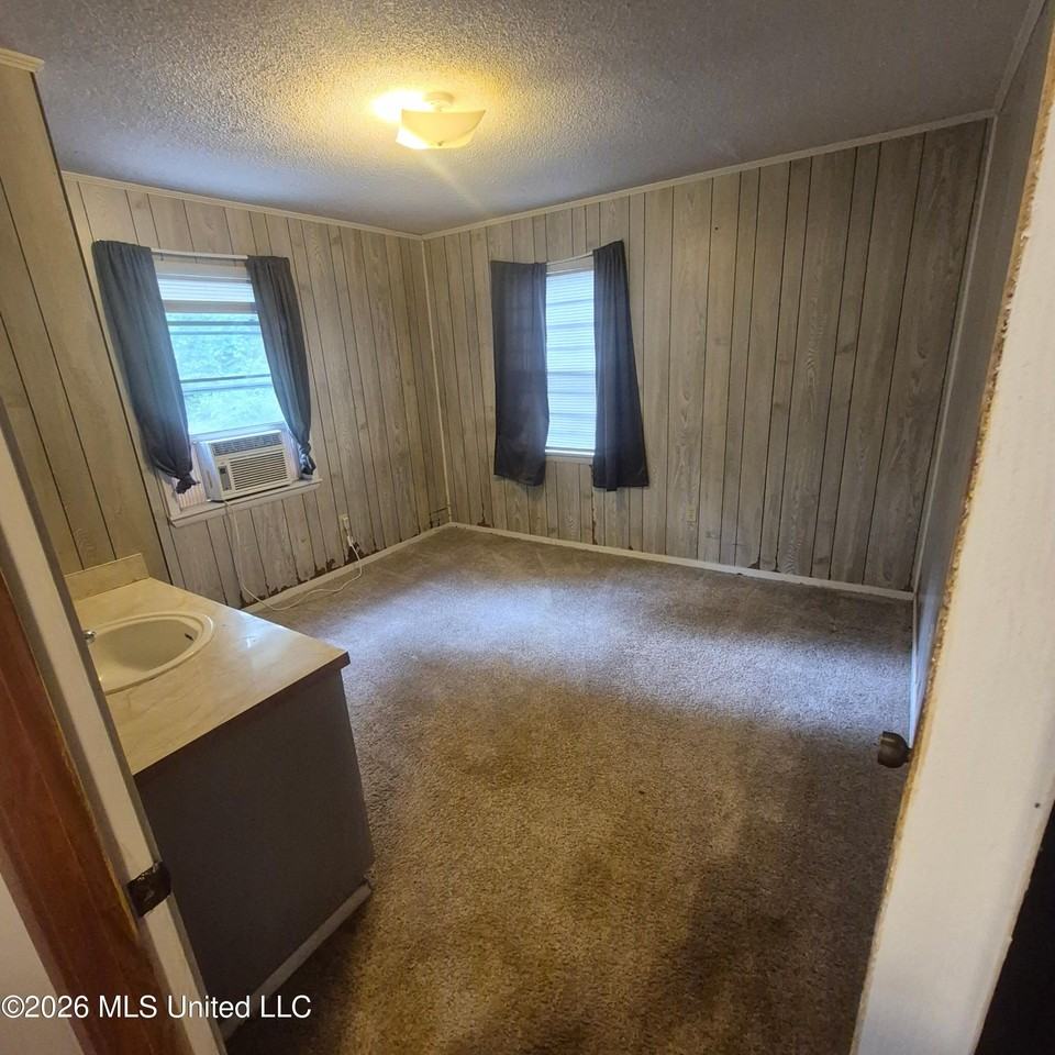 141 River Bend Dr - Photo 4 of 7