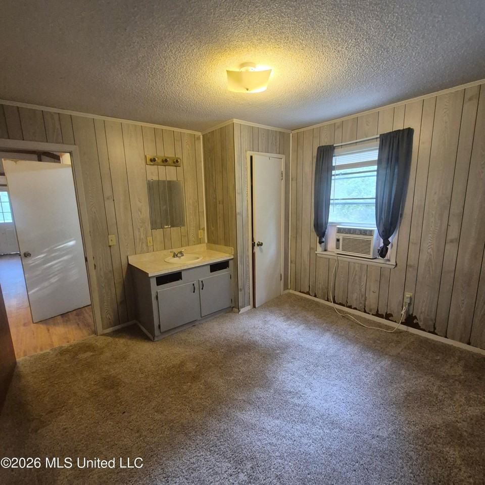 141 River Bend Dr - Photo 5 of 7