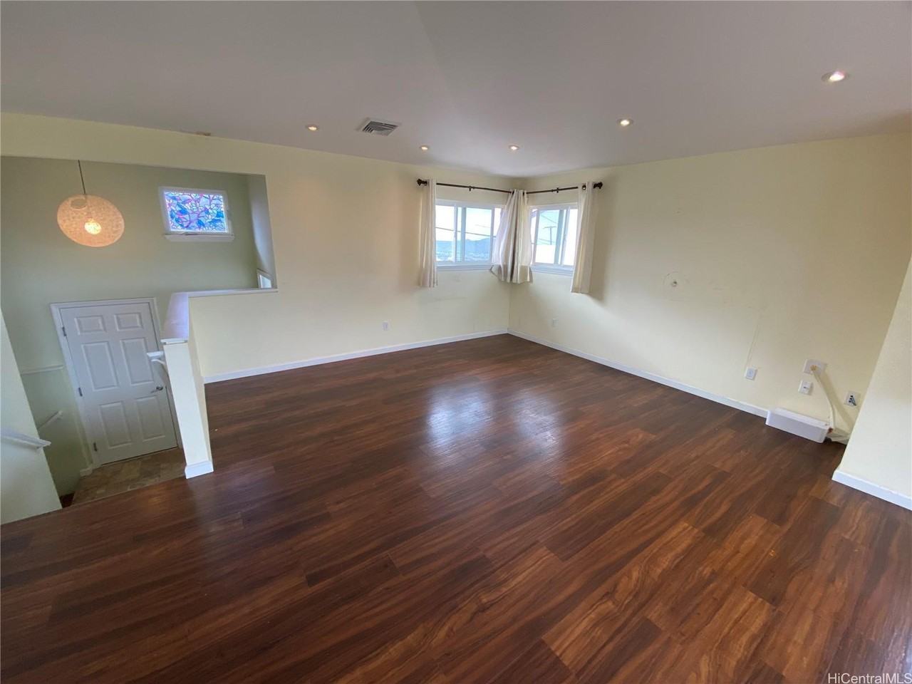 1886 Saint Louis Dr - Photo 2 of 25