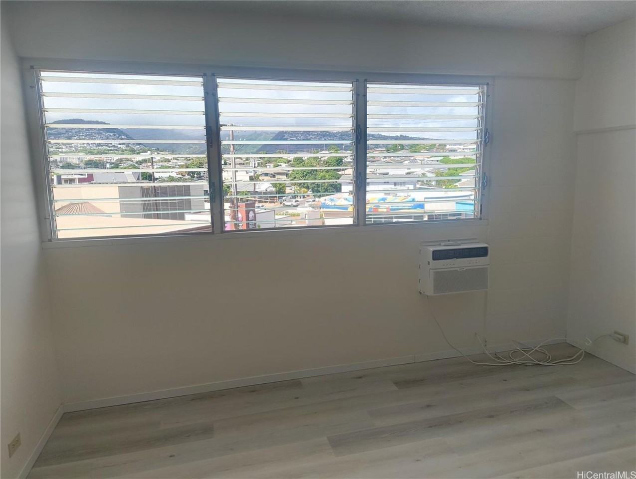 711 Kamuela Ave - Photo 2 of 6