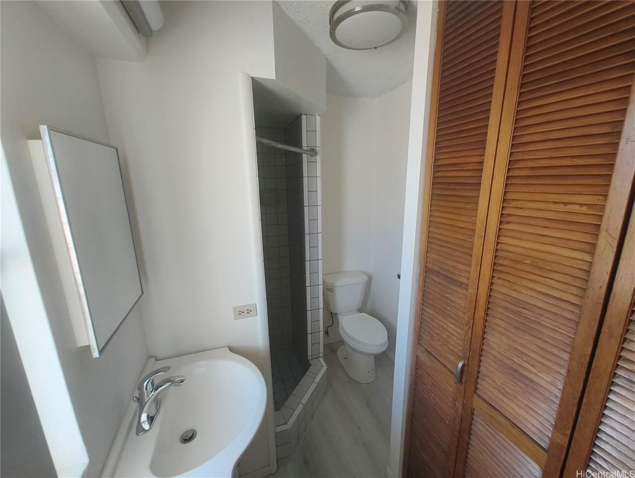 711 Kamuela Ave - Photo 3 of 6