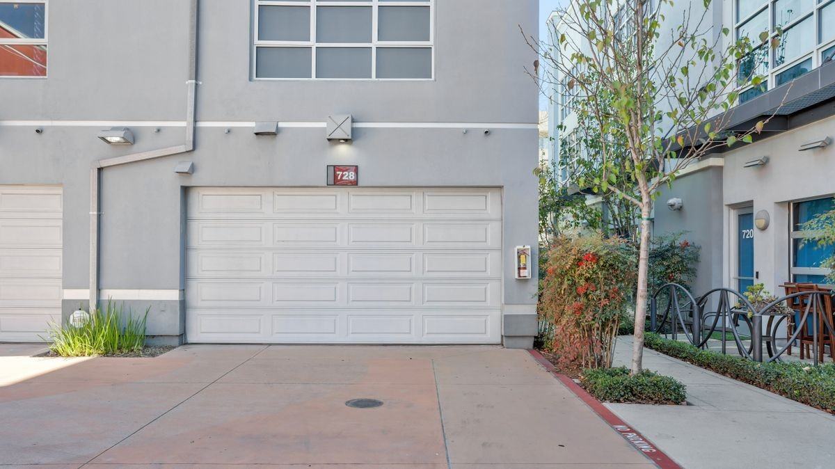728 N Santiago St - Photo 3 of 3