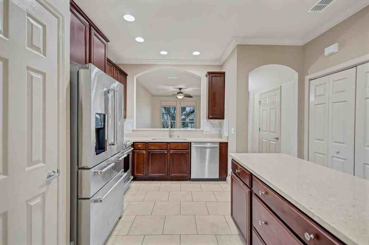 607 3rd Ave S - Photo 7 of 32