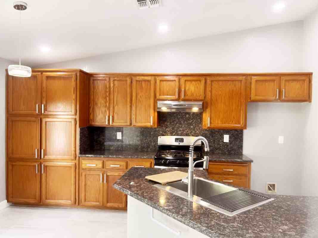 8135 Northern Oak Cir - Photo 7 of 27