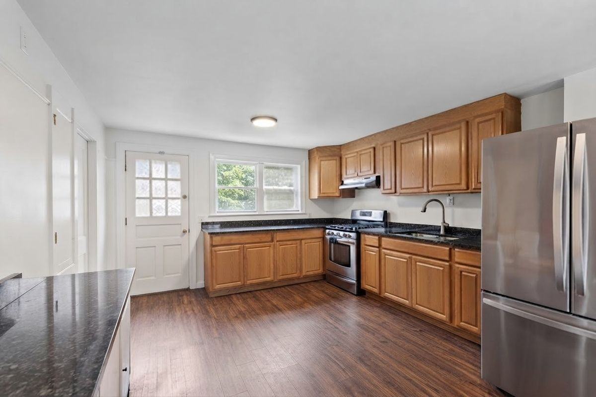 27 Winthrop St Unit A - Photo 4 of 14