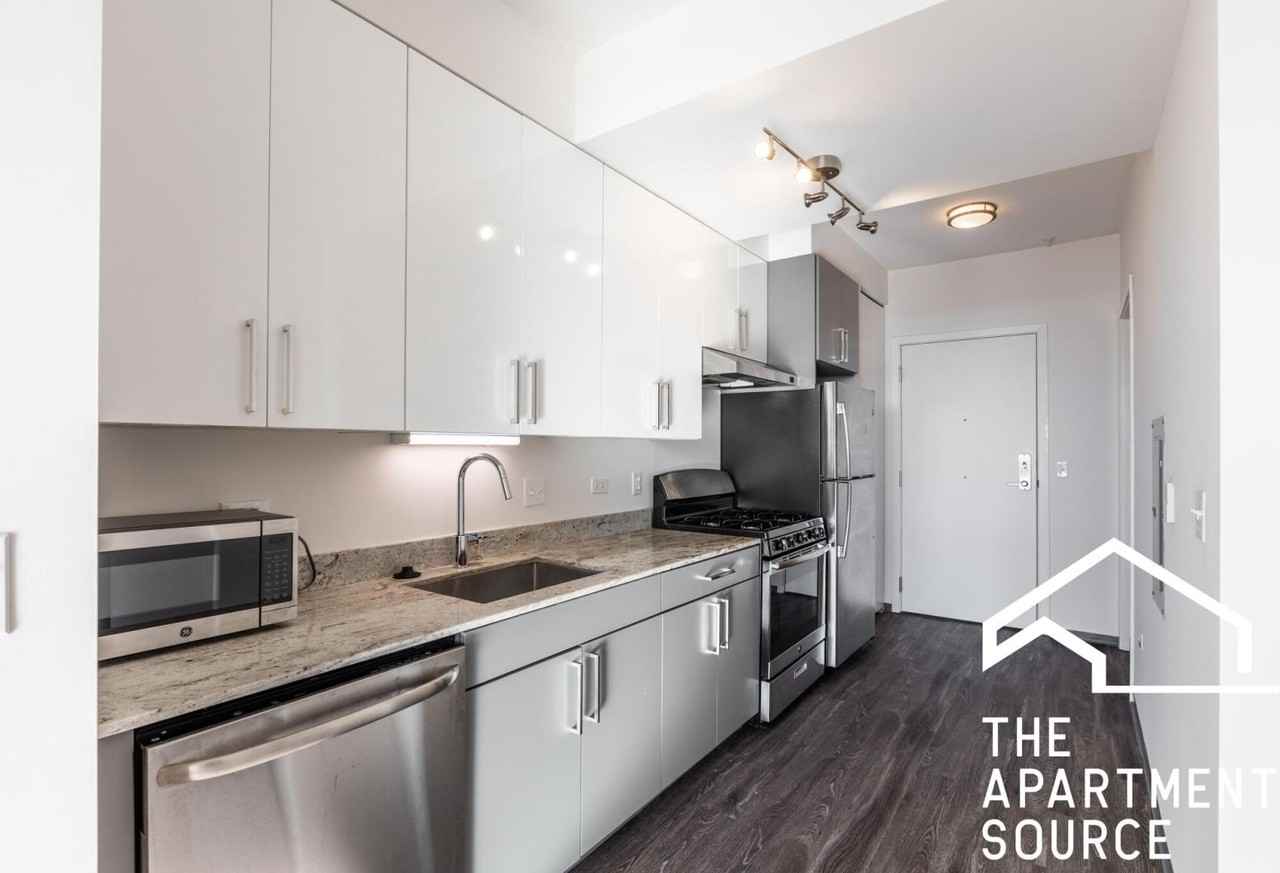 2340 N California Ave #505 - Photo 2 of 50